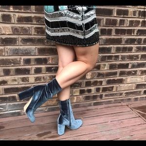 Gorgeous Sam Edelman velvet ankle booties.sz 8.